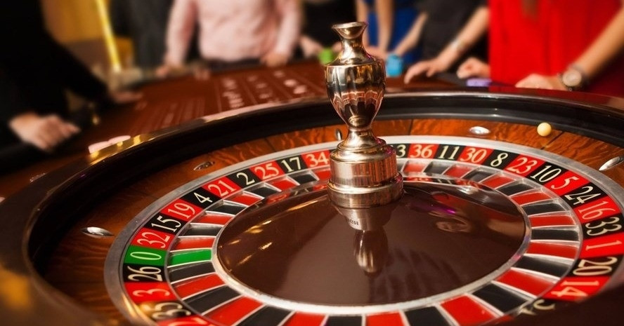 Vietnam proposes allowing citizens aged 21 and over to enter casinos
