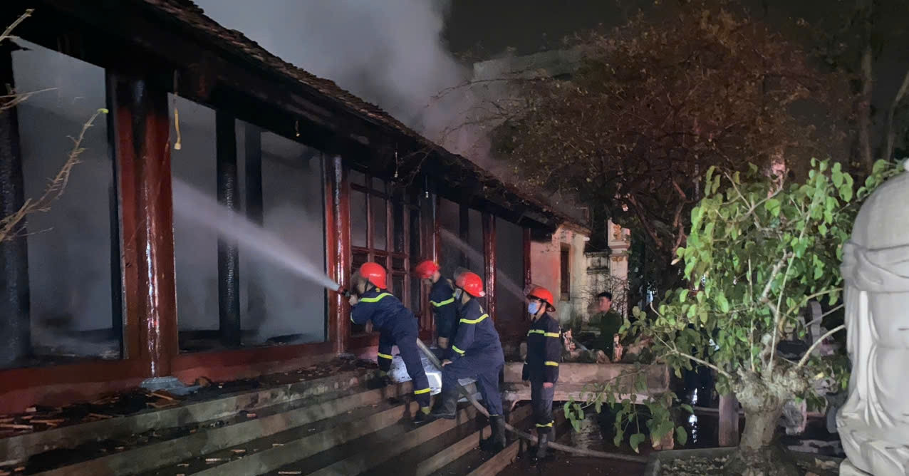 Centuries-old Ve Pagoda in Bac Giang destroyed in overnight fire