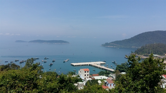 Cham Islands urge tourists to take their waste home
