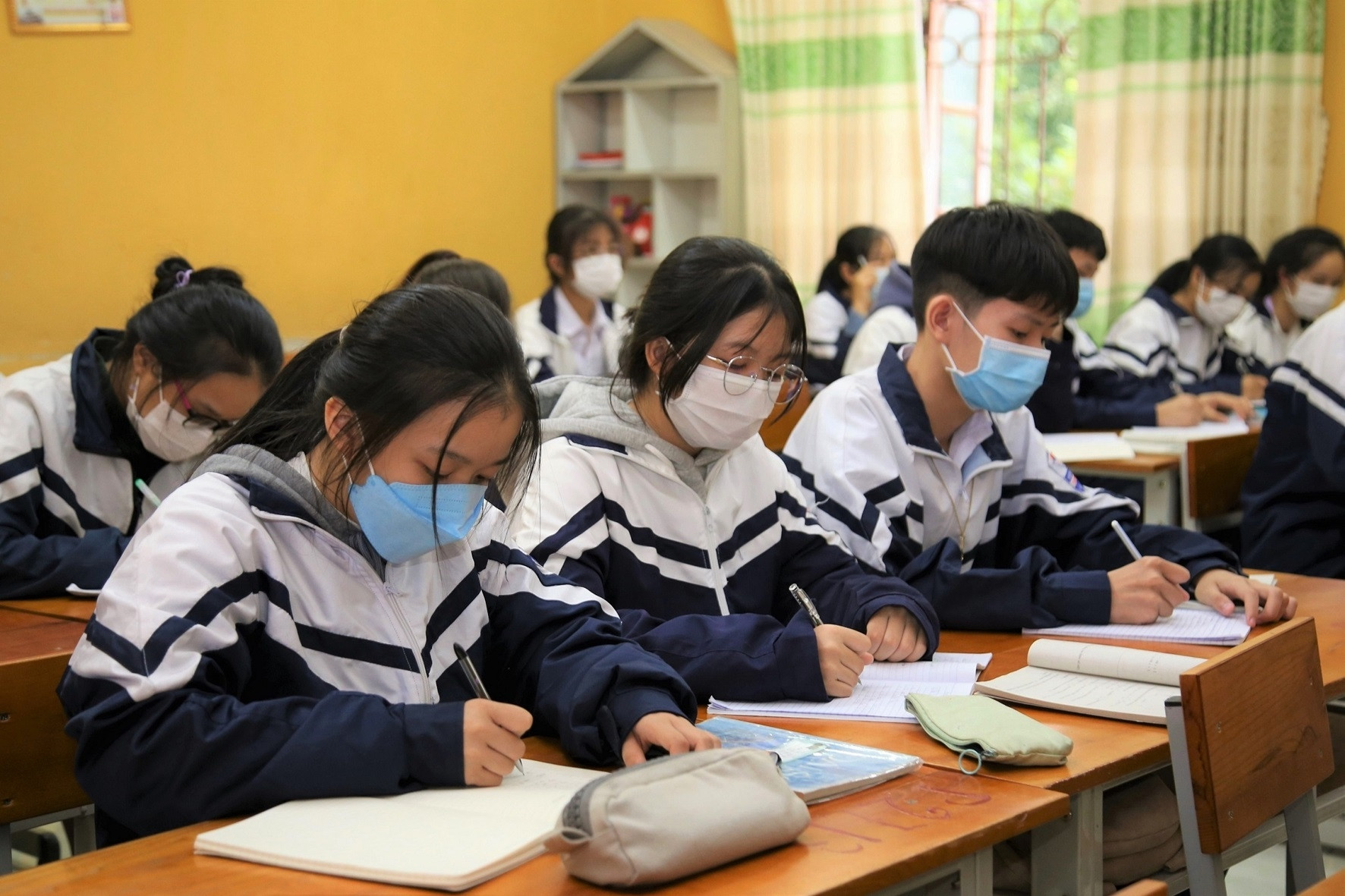 Stopping extra classes: schools struggle to design new teaching schedules