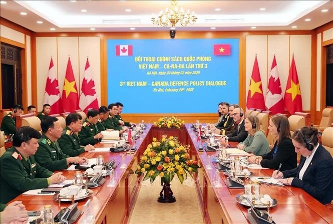 Vietnam, Canada hold 3rd defence policy dialogue in Hanoi