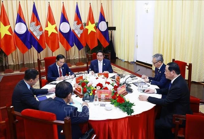 Vietnamese, Lao, Cambodian PMs meet in HCM City