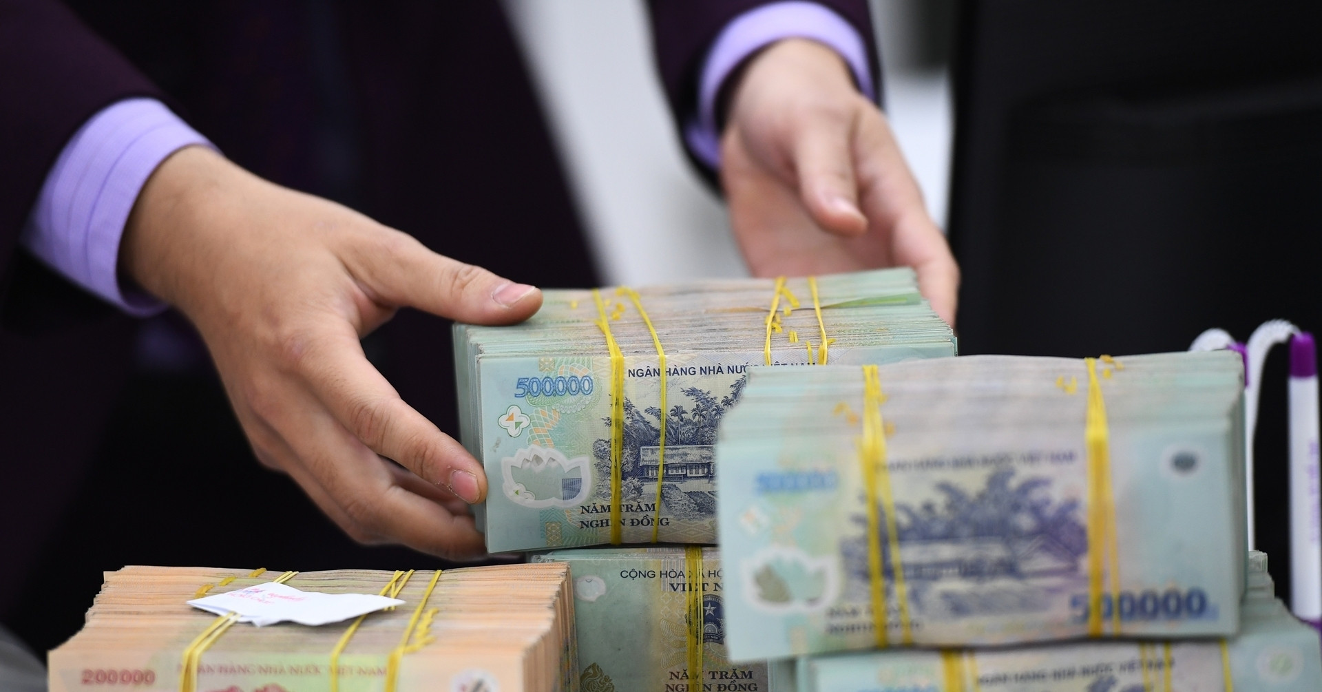 Vietnam to keep savings interest tax-free, finance ministry confirms