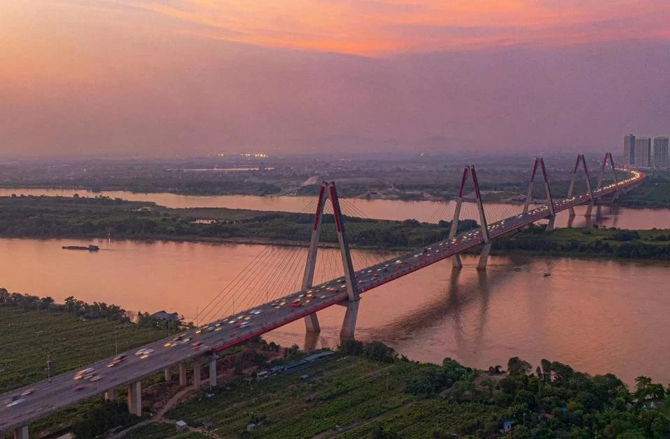 Hanoi to construct three bridges crossing Red River