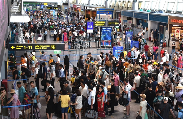 Explosives found in teen’s bag at Da Nang Airport