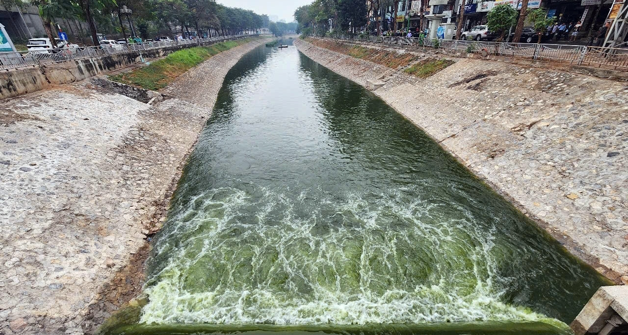 Hanoi accelerates To Lich River restoration with support from three ministries