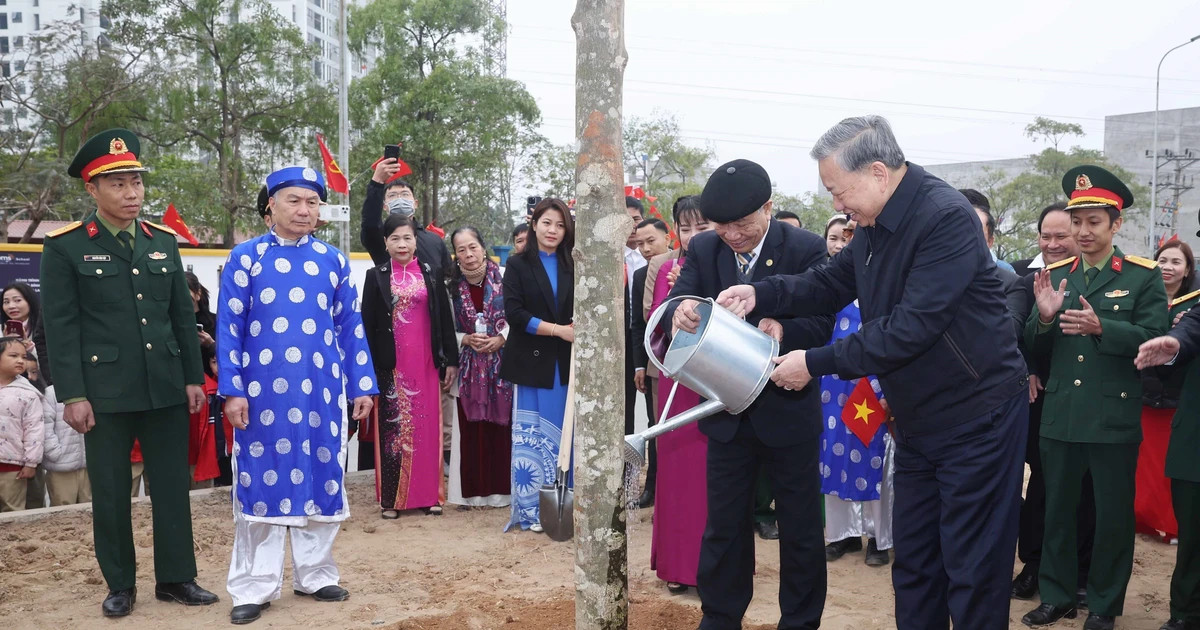 Party chief attends tree planting festival in Hung Yen province