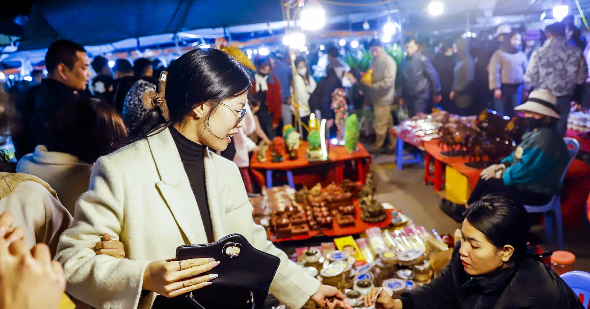 Vieng Market: A once-a-year event where luck and commerce meet