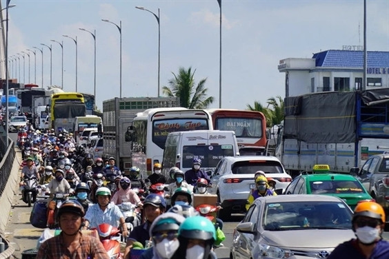 Deputy PM orders stricter measures for traffic safety in 2025