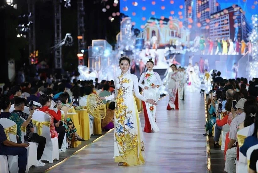 HCM City’s ao dai festival to feature mass folk dance with 53,000 participants