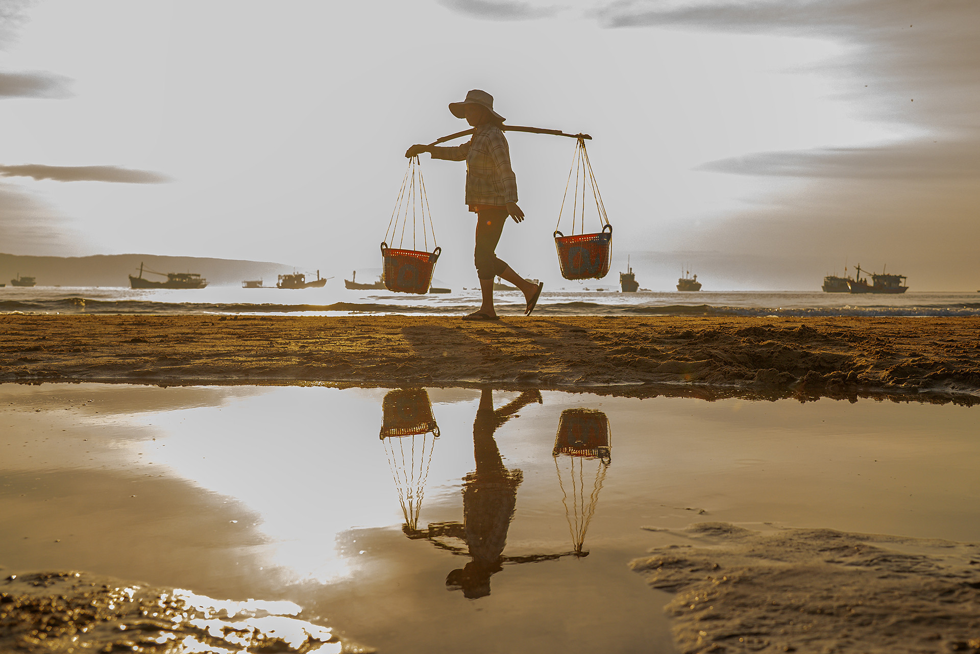 vietnam fishermen.jpg