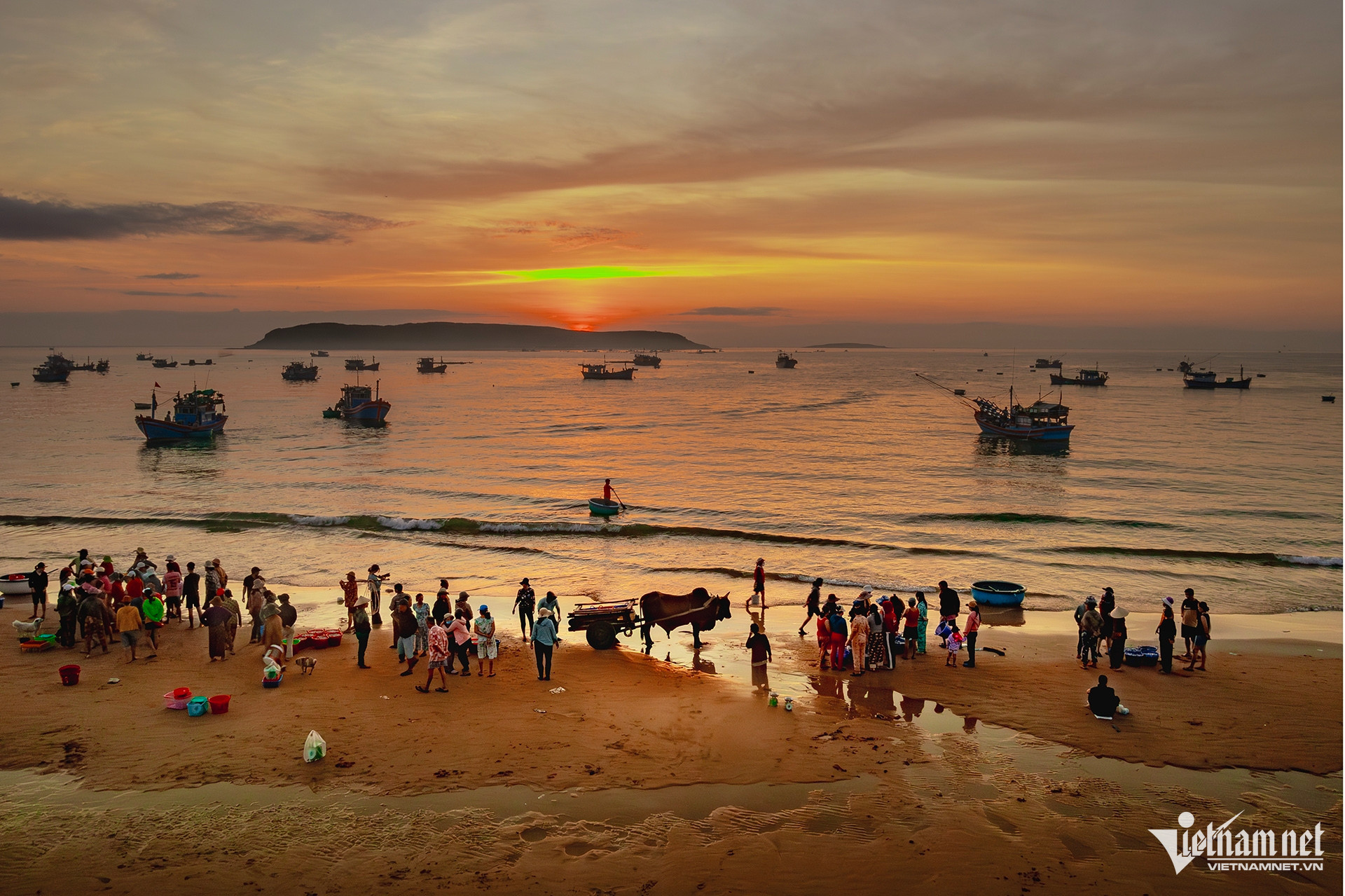 vietnam fishermen.jpg1.jpg