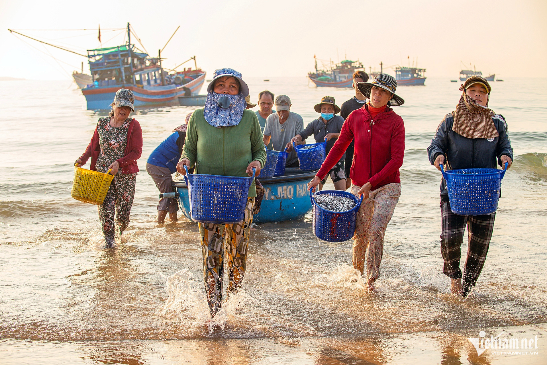 vietnam fishermen.jpg10.jpg