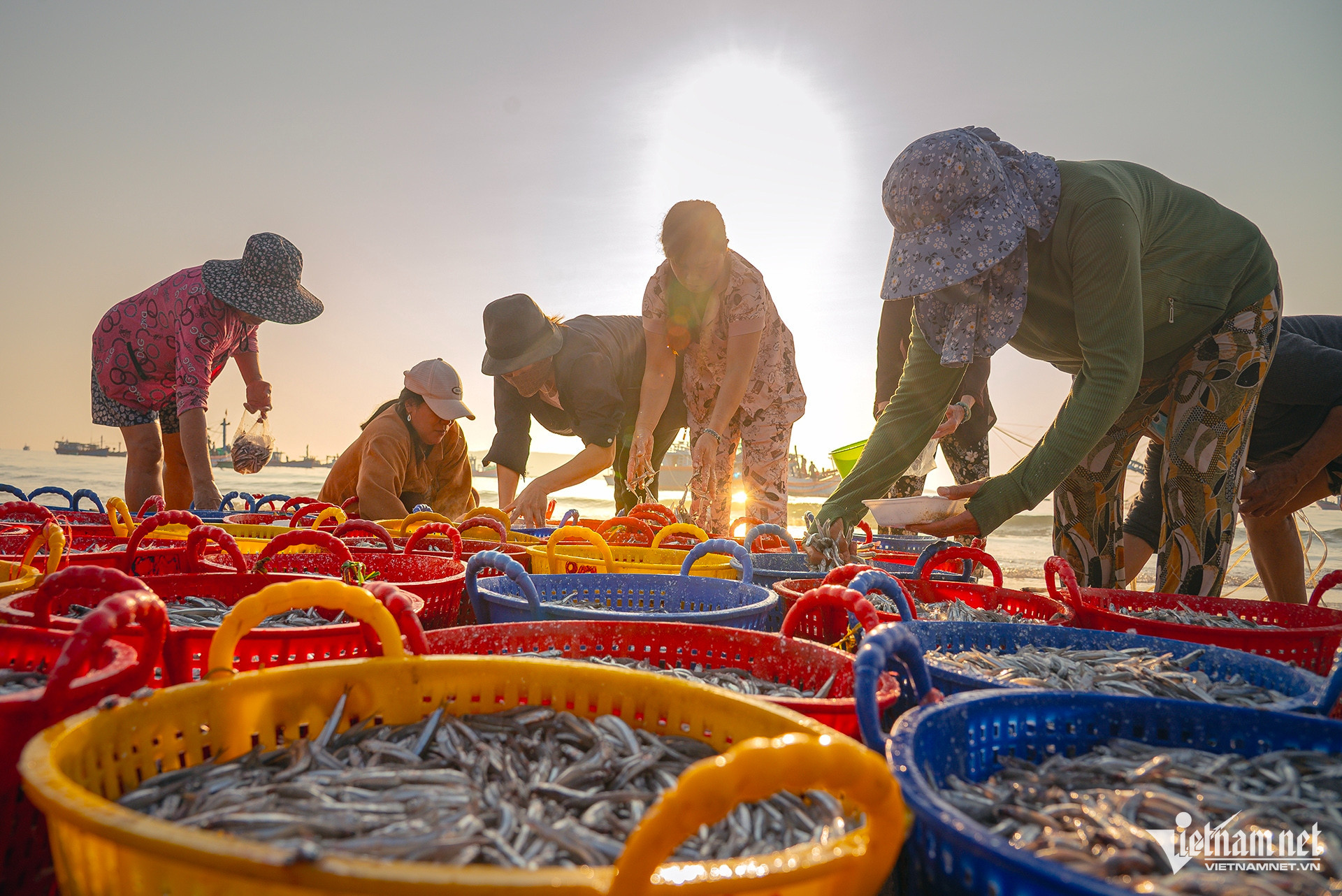 vietnam fishermen.jpg6.jpg