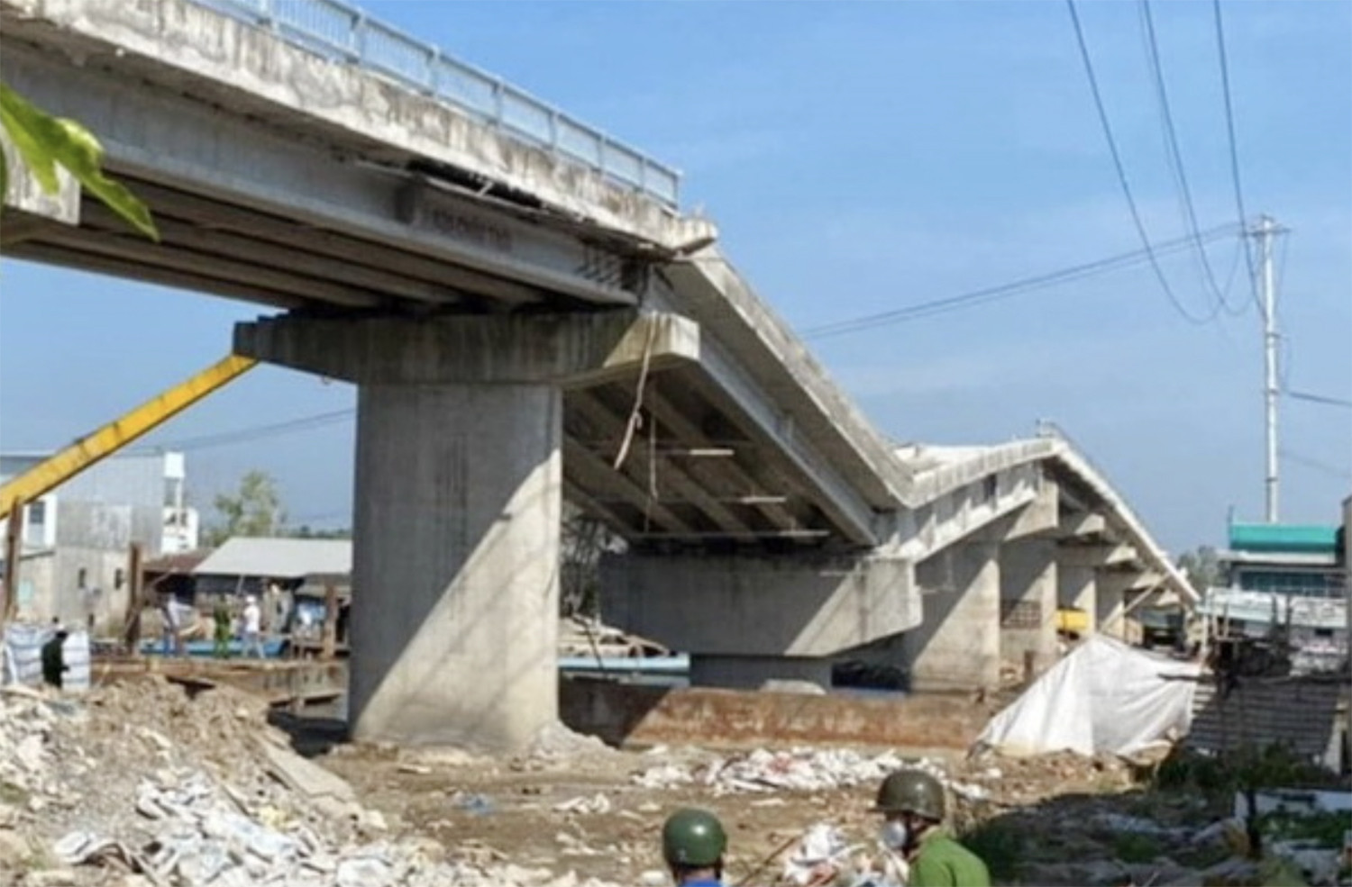 sập cầu Cái Đôi Vàm.jpg