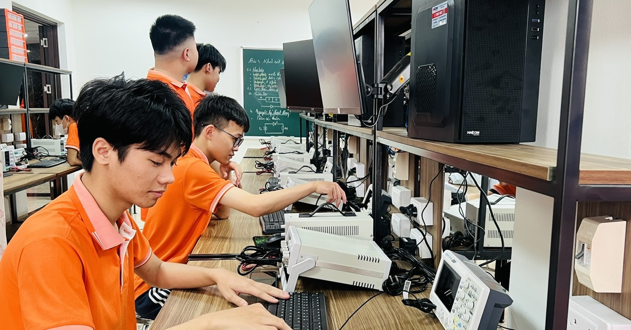 Private university develops semiconductor technology center