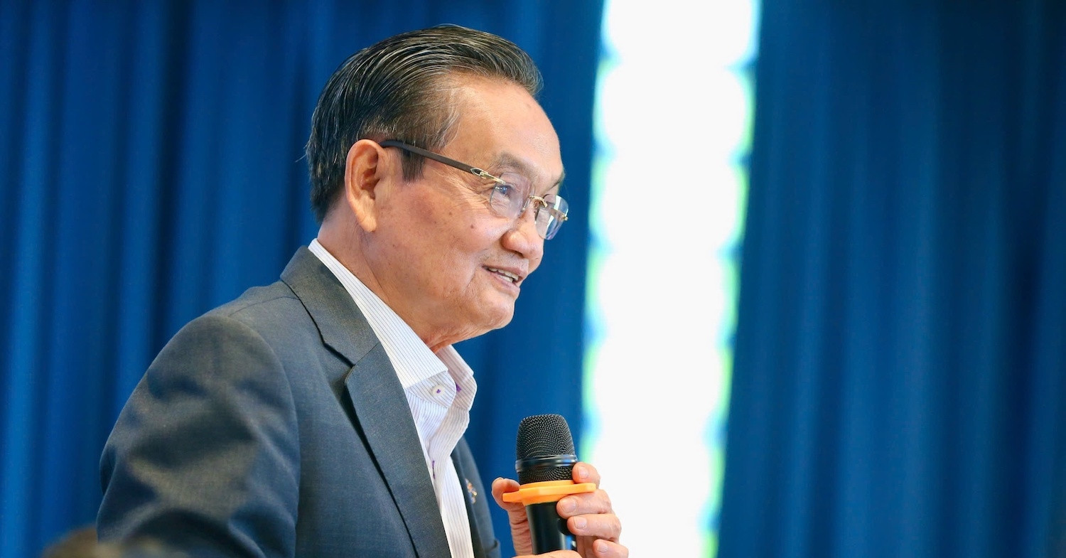 Vietnam must reform now or risk 'getting old before getting rich,' experts warn