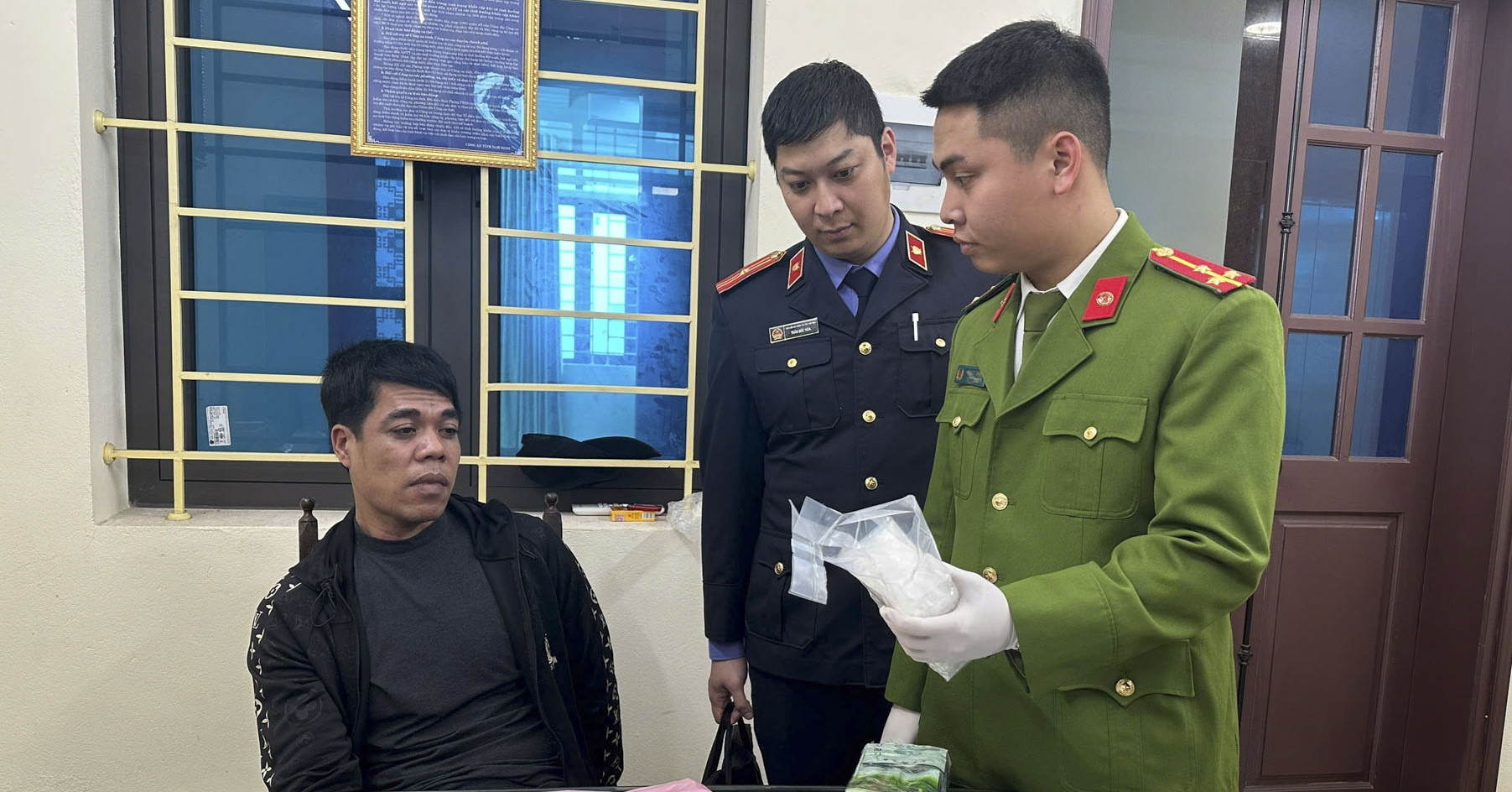 Vietnam police bust large-scale online drug trafficking ring