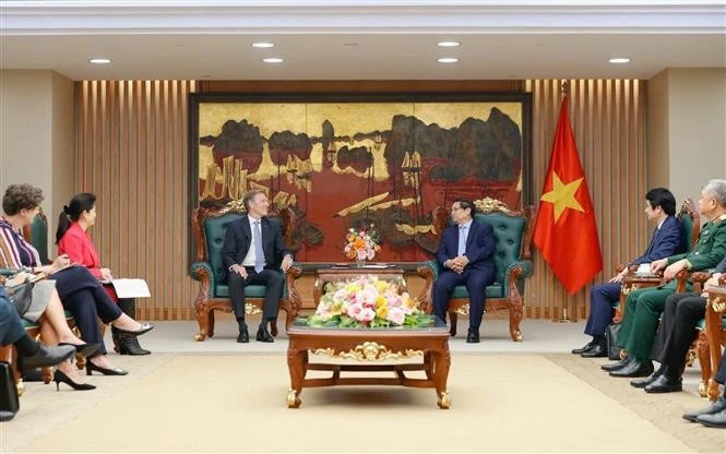 PM suggests Airbus help Vietnam in developing aviation ecosystem