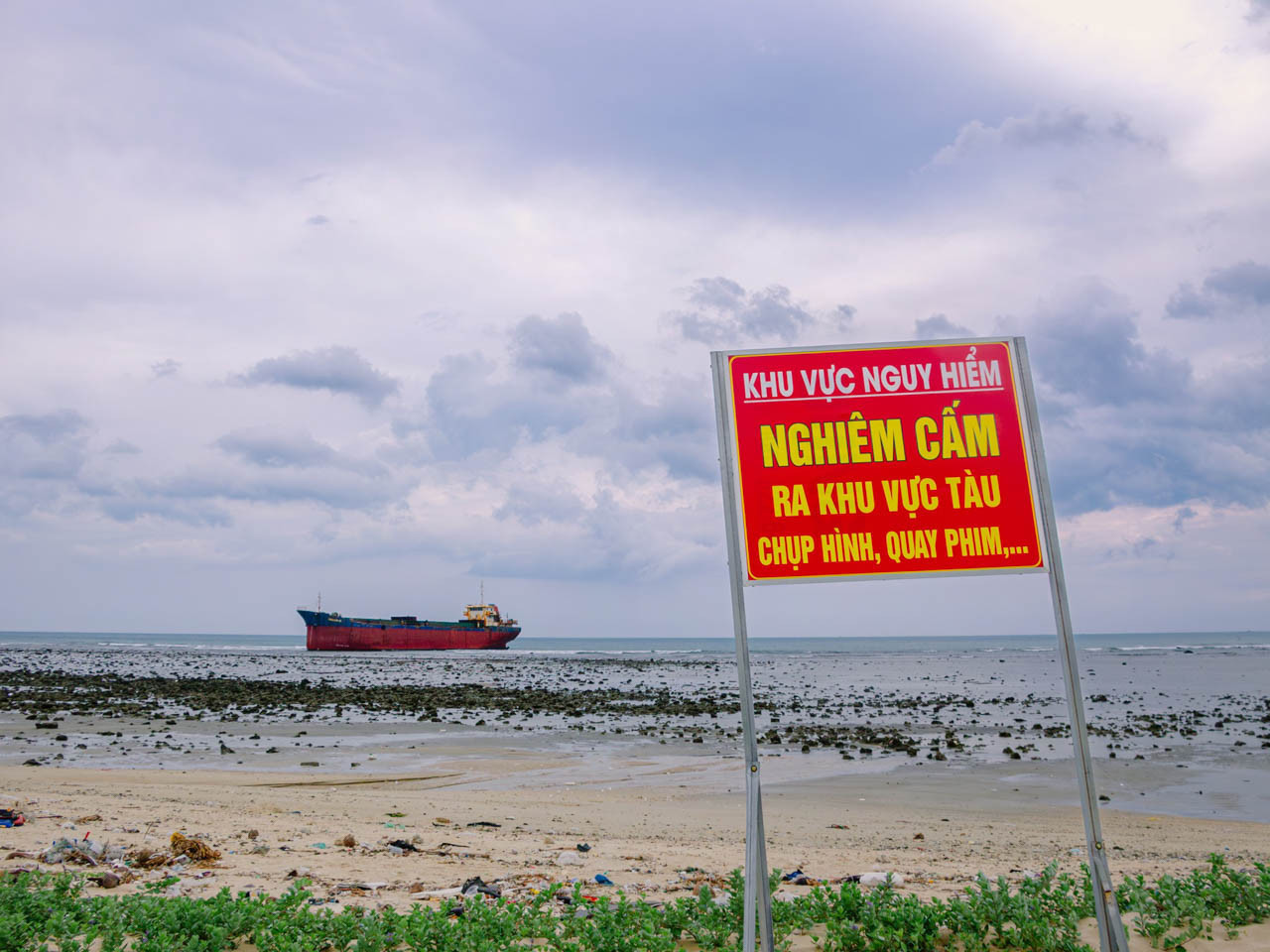 em bé tây nguyên.jpg