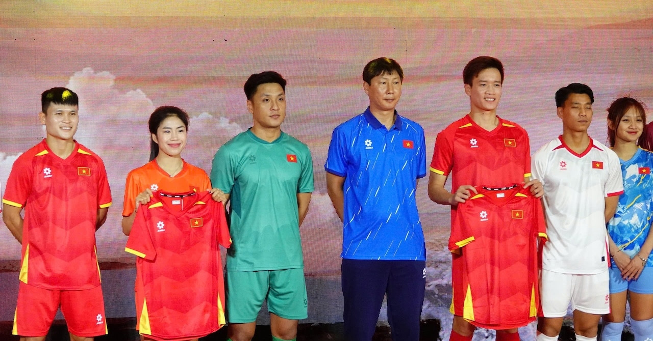VN national team unveils new jersey, inspired by resilience and national pride