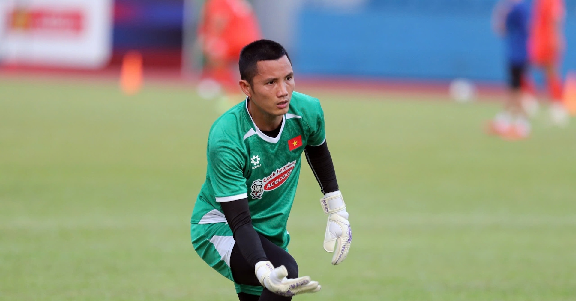 Vietnam’s No. 1 goalkeeper Dinh Trieu returns, but will he play?
