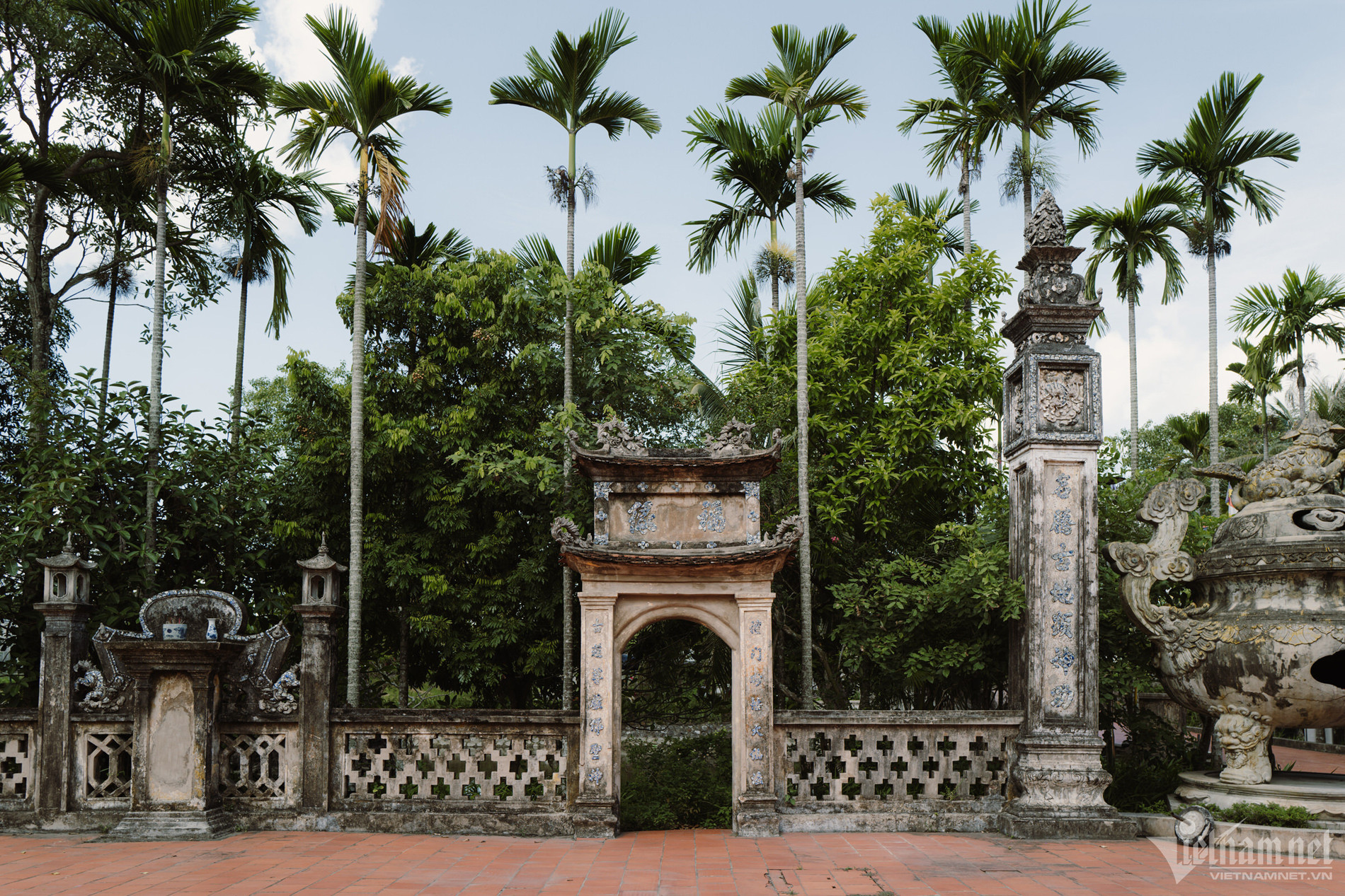 co le pagoda.jpg2.jpg