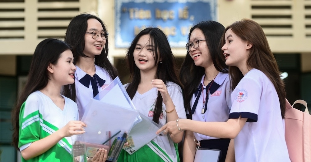 Hanoi and HCM City propose holding national high school exam three weeks earlier
