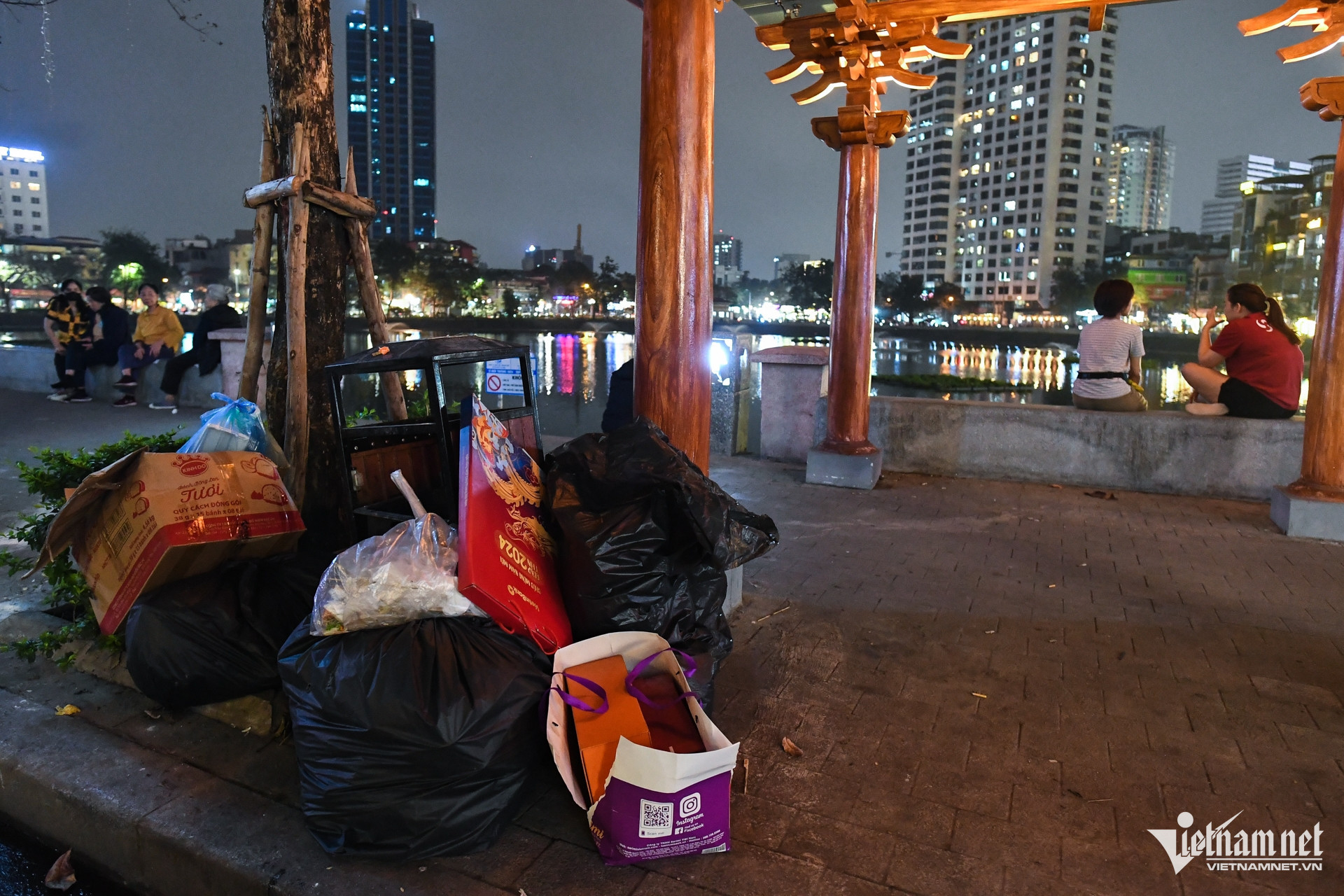 hanoi pedestrian street14.jpg