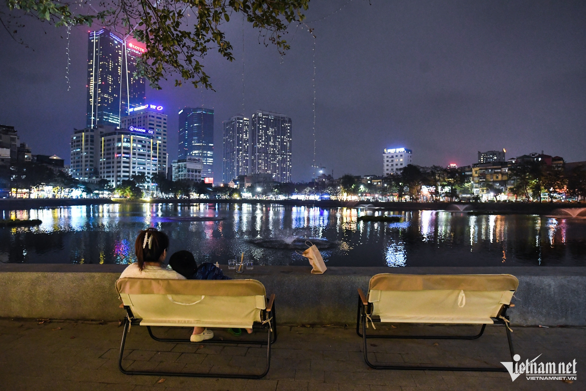 hanoi pedestrian street4.jpg
