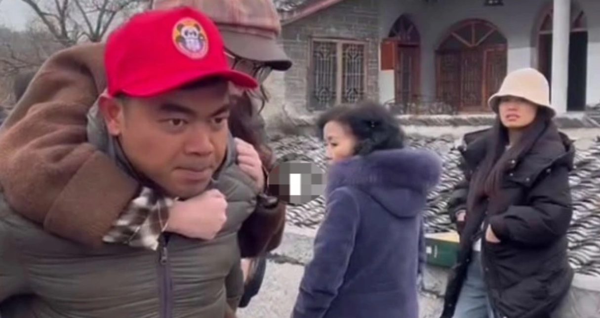 Heroic act: Vietnamese tourist rescues young woman in China