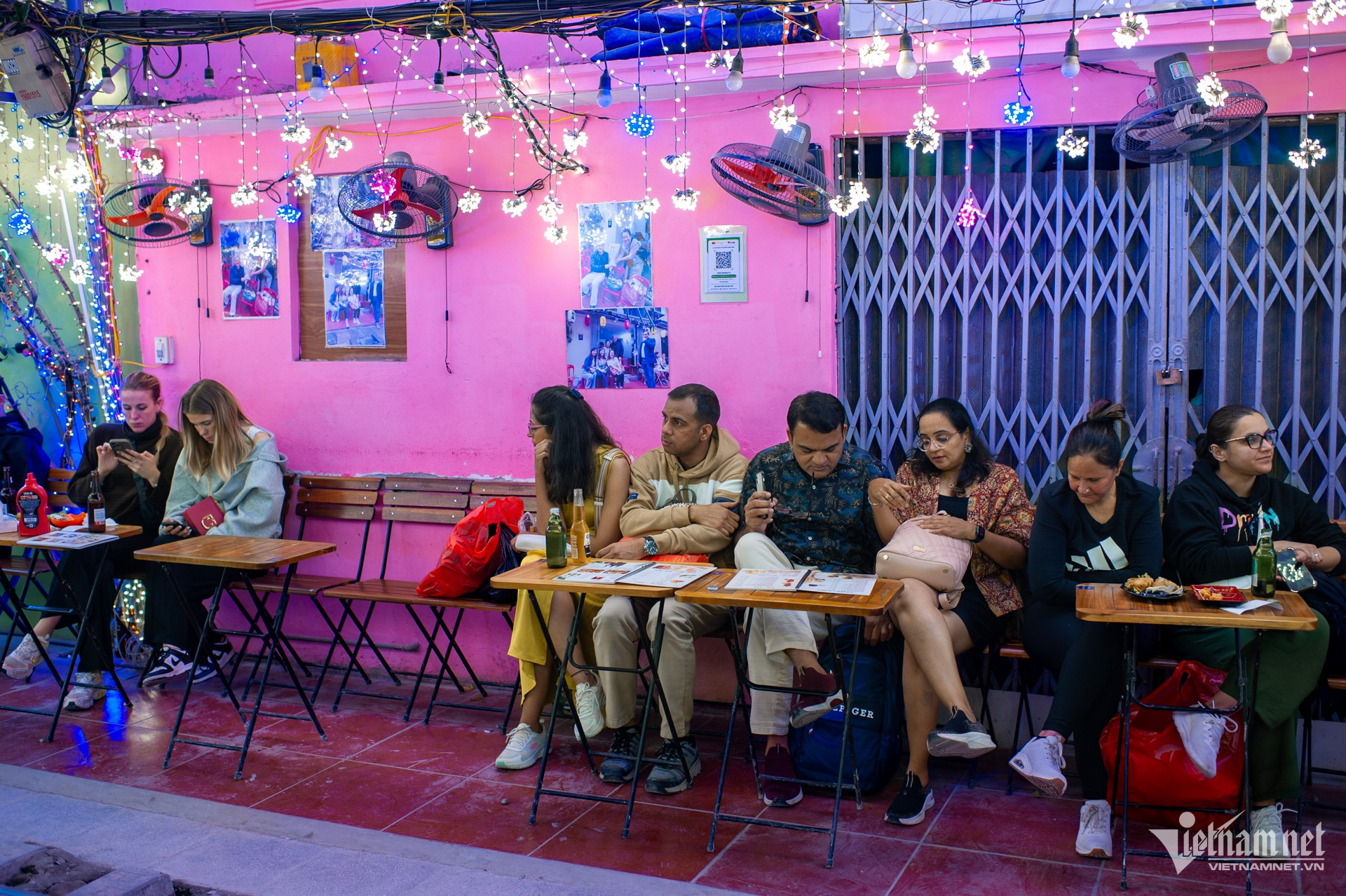 hanoi train street3.jpg