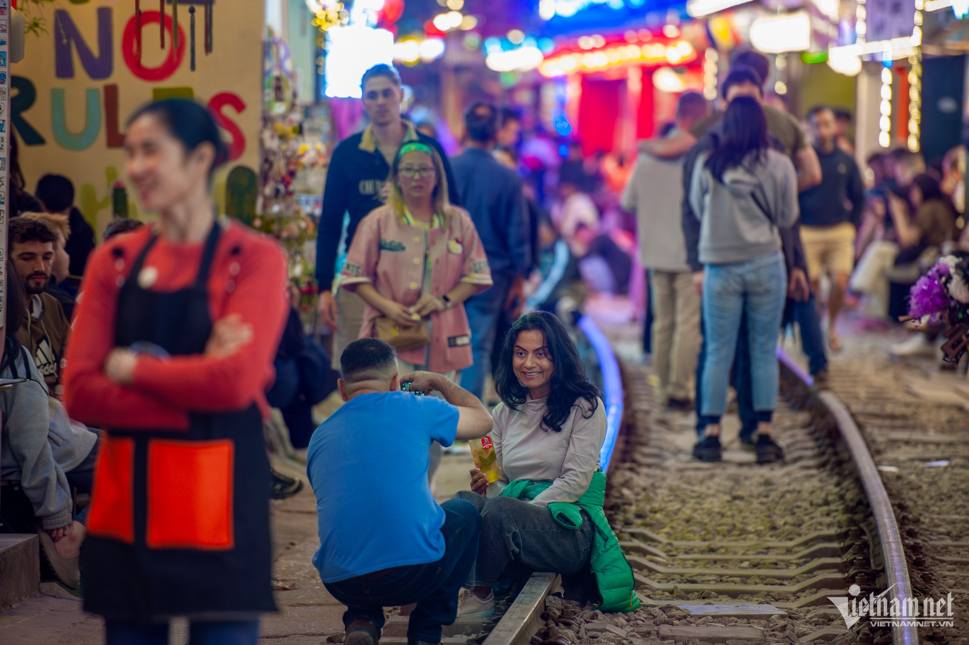 hanoi train street6.jpg