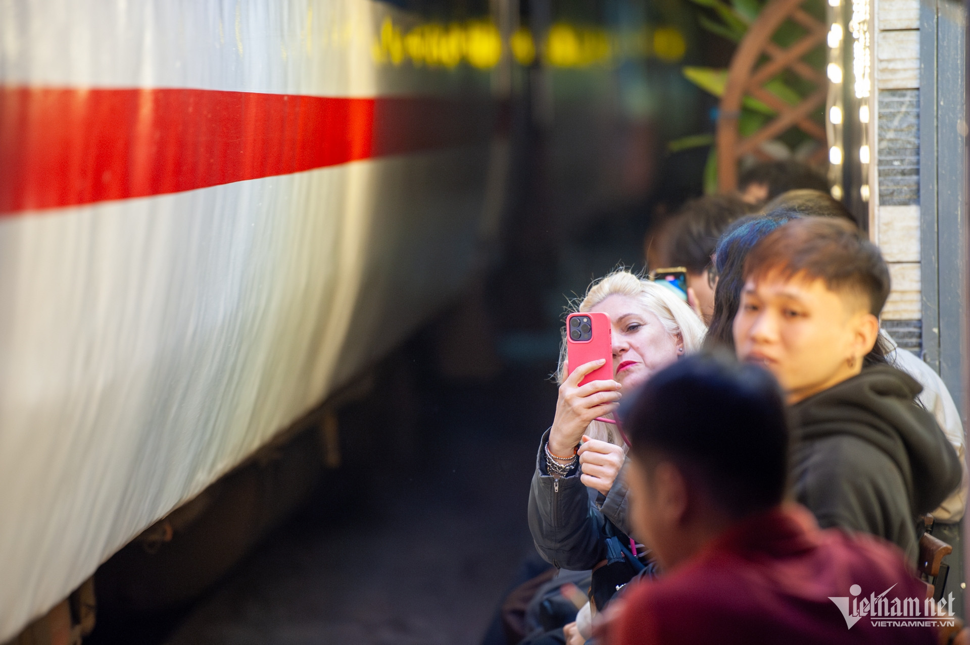 hanoi train street9.jpg