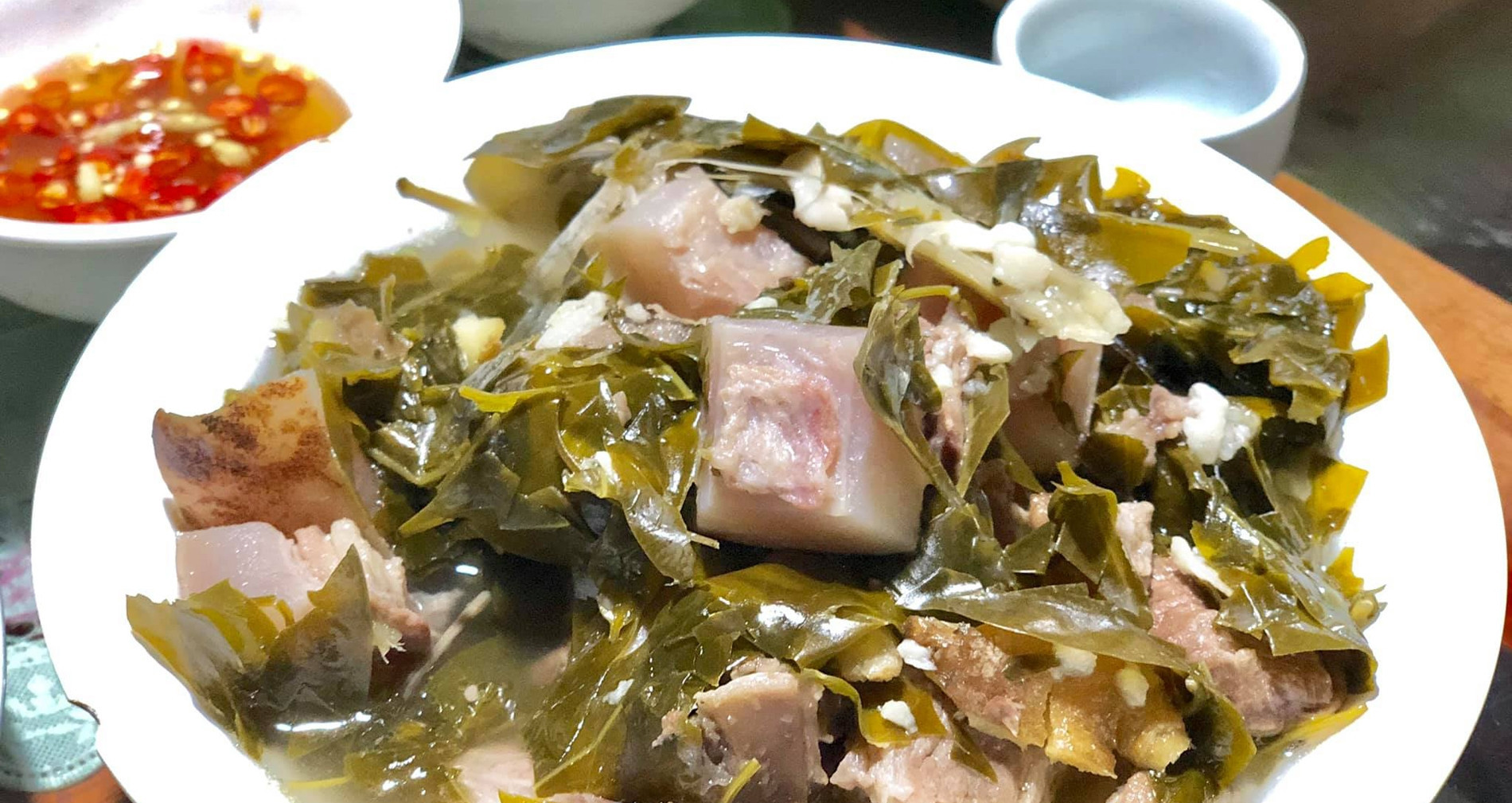 Buffalo meat with lom leaves: A must-try northern Vietnamese specialty