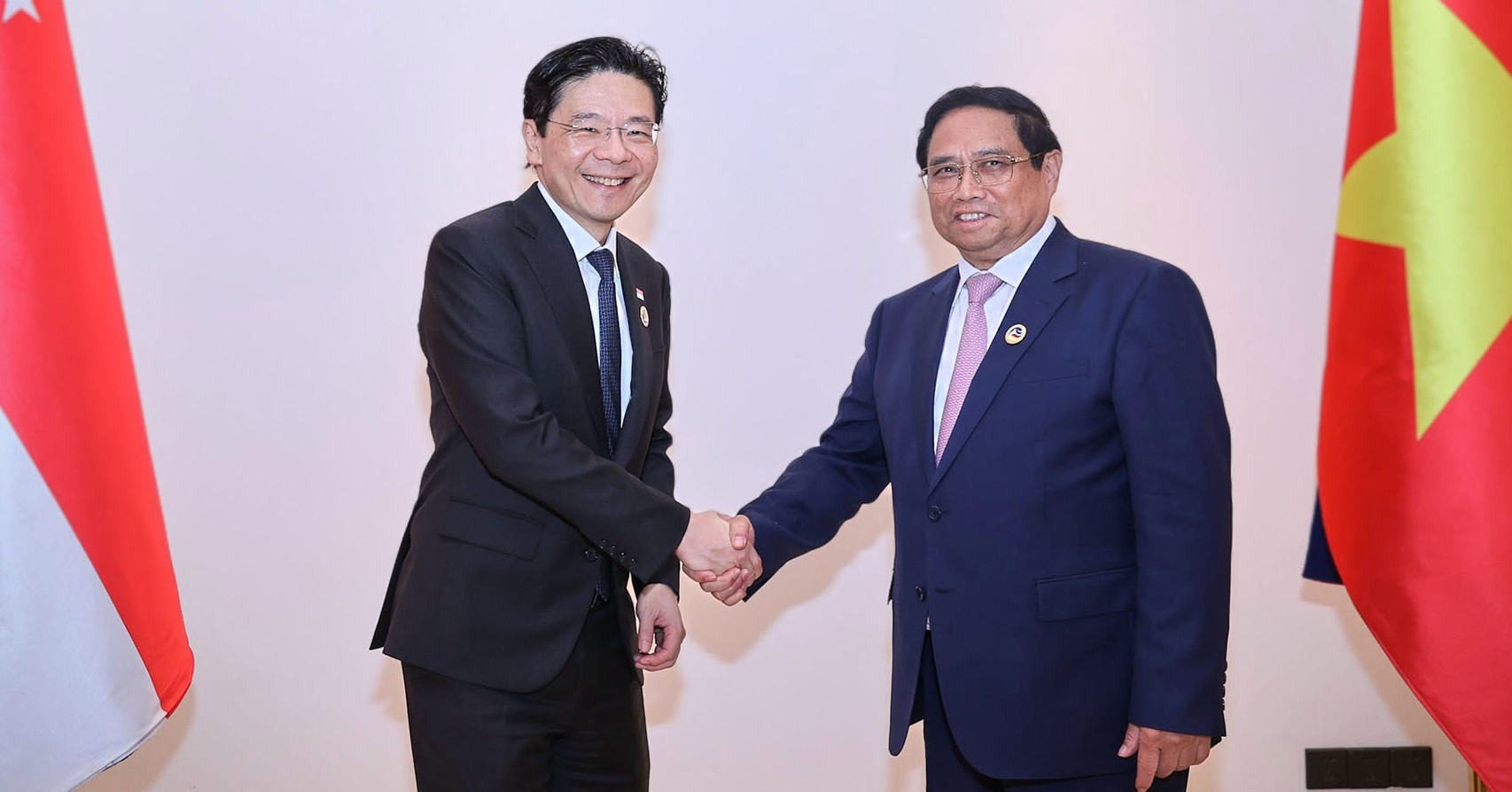 Strengthening economic and strategic ties: Singapore PM visits Vietnam