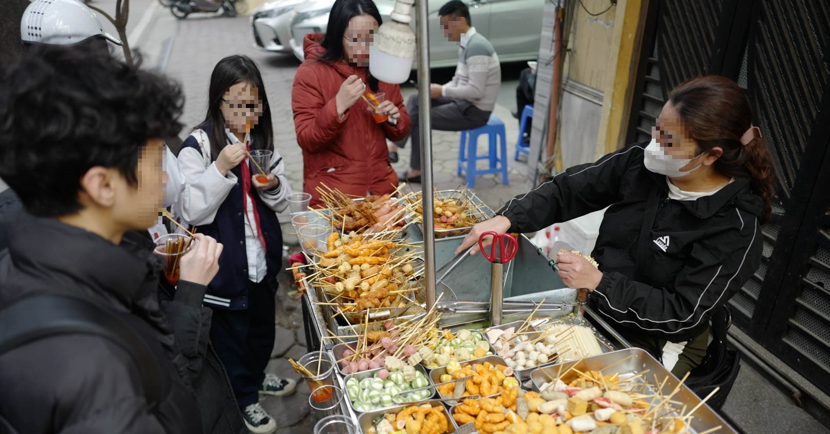Cheap but risky: The booming business of 'dirty skewers' in Hanoi