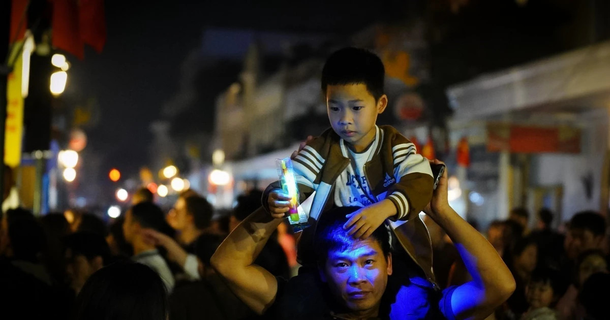 Vietnam saves 448,000 kWh during Earth Hour 2025