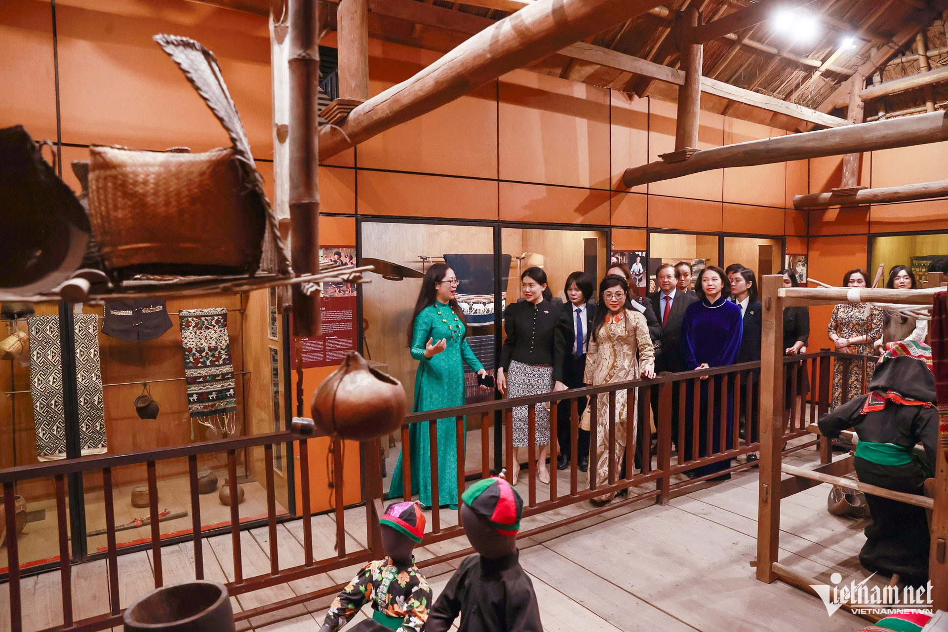 vietnam singapore1.jpg