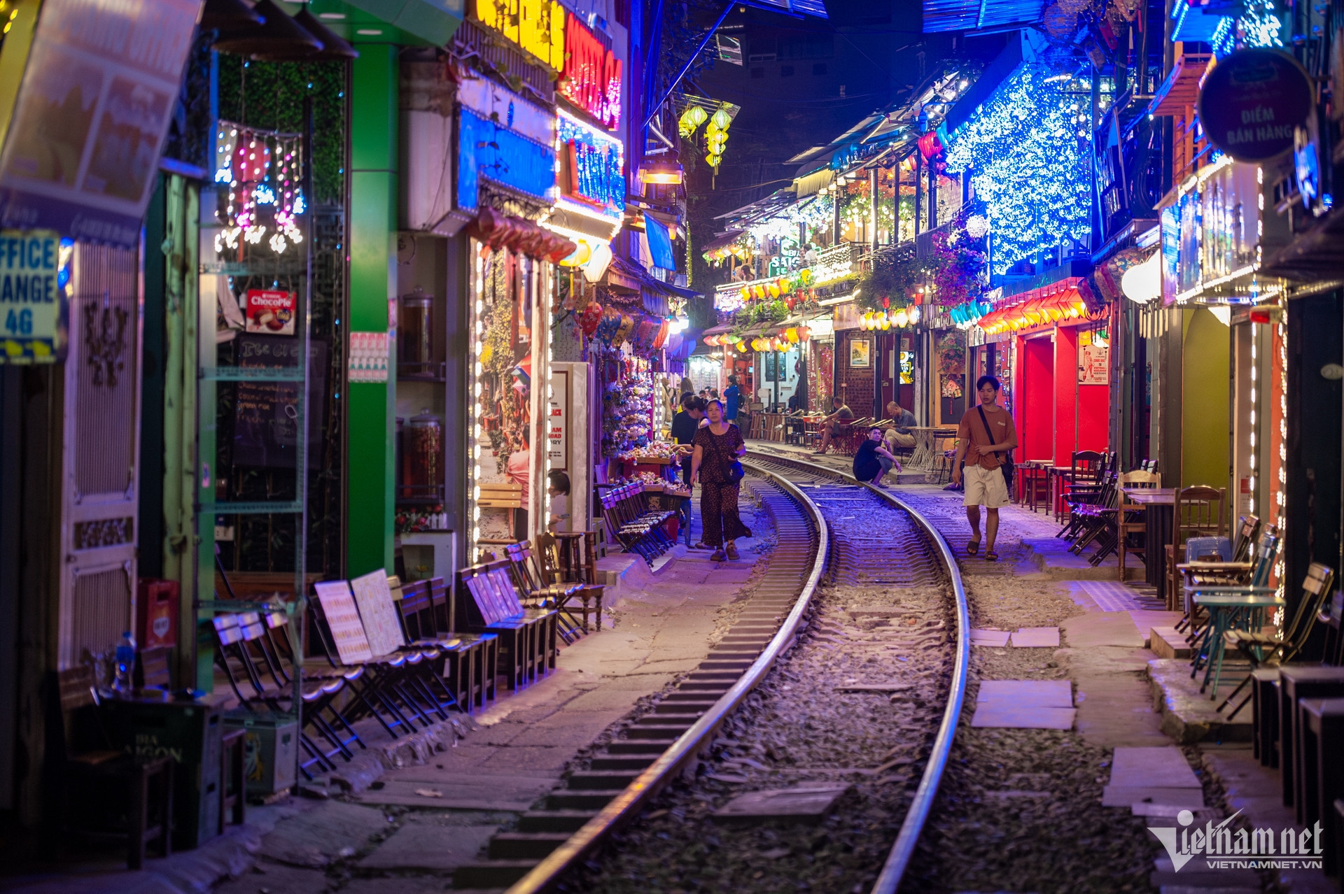 hanoi train street4.jpg