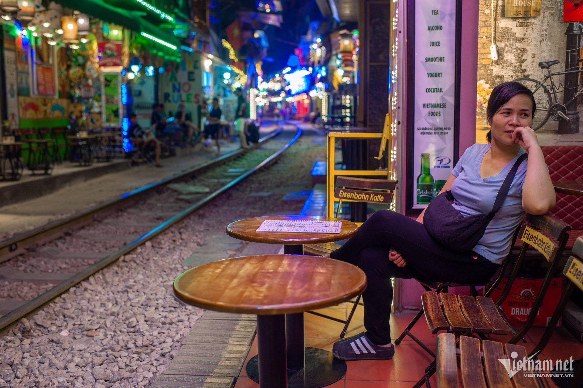 hanoi train street5.jpg