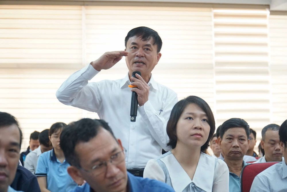 professor gv VNU.jpg