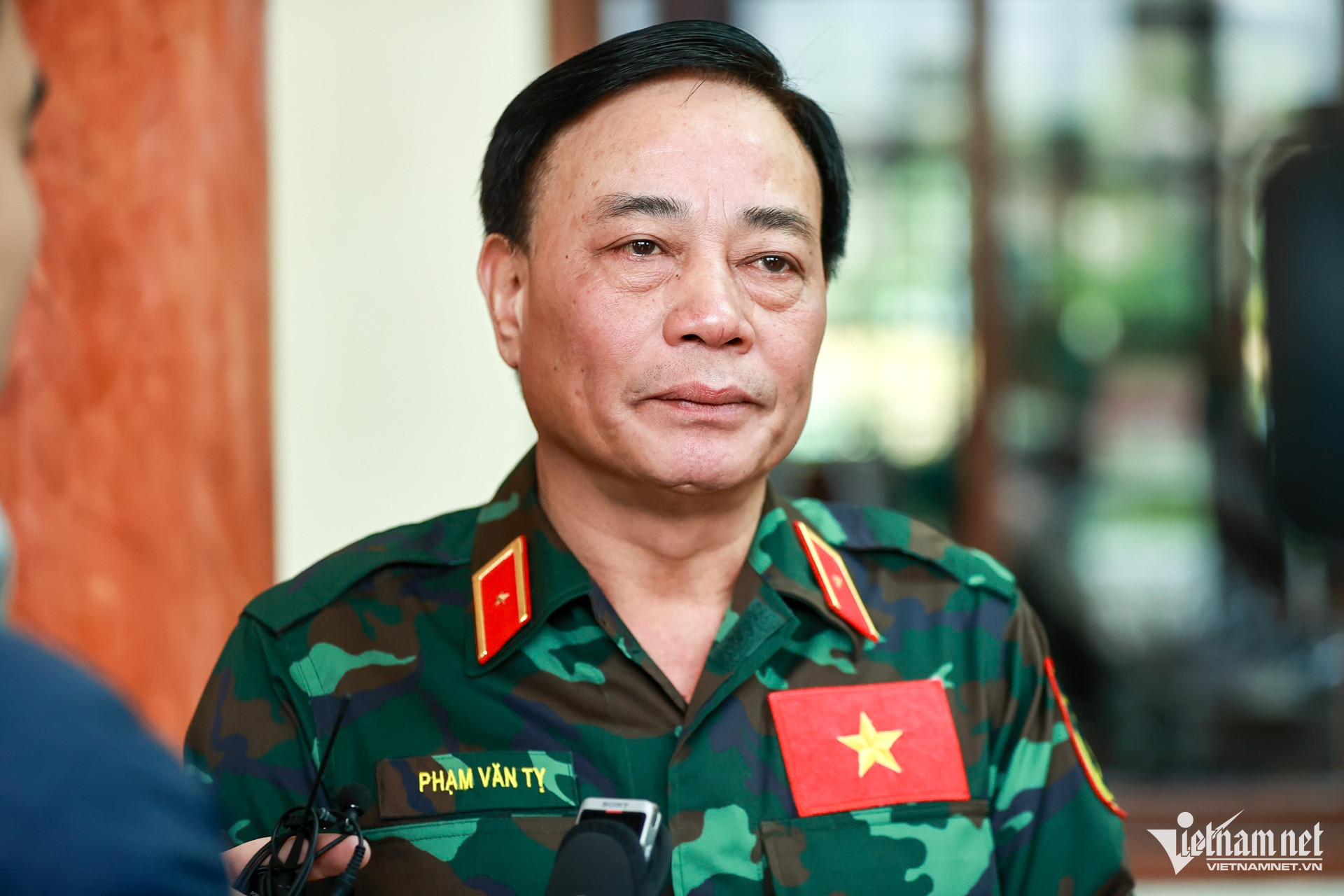 W-2HAI_6236 Copy.jpg