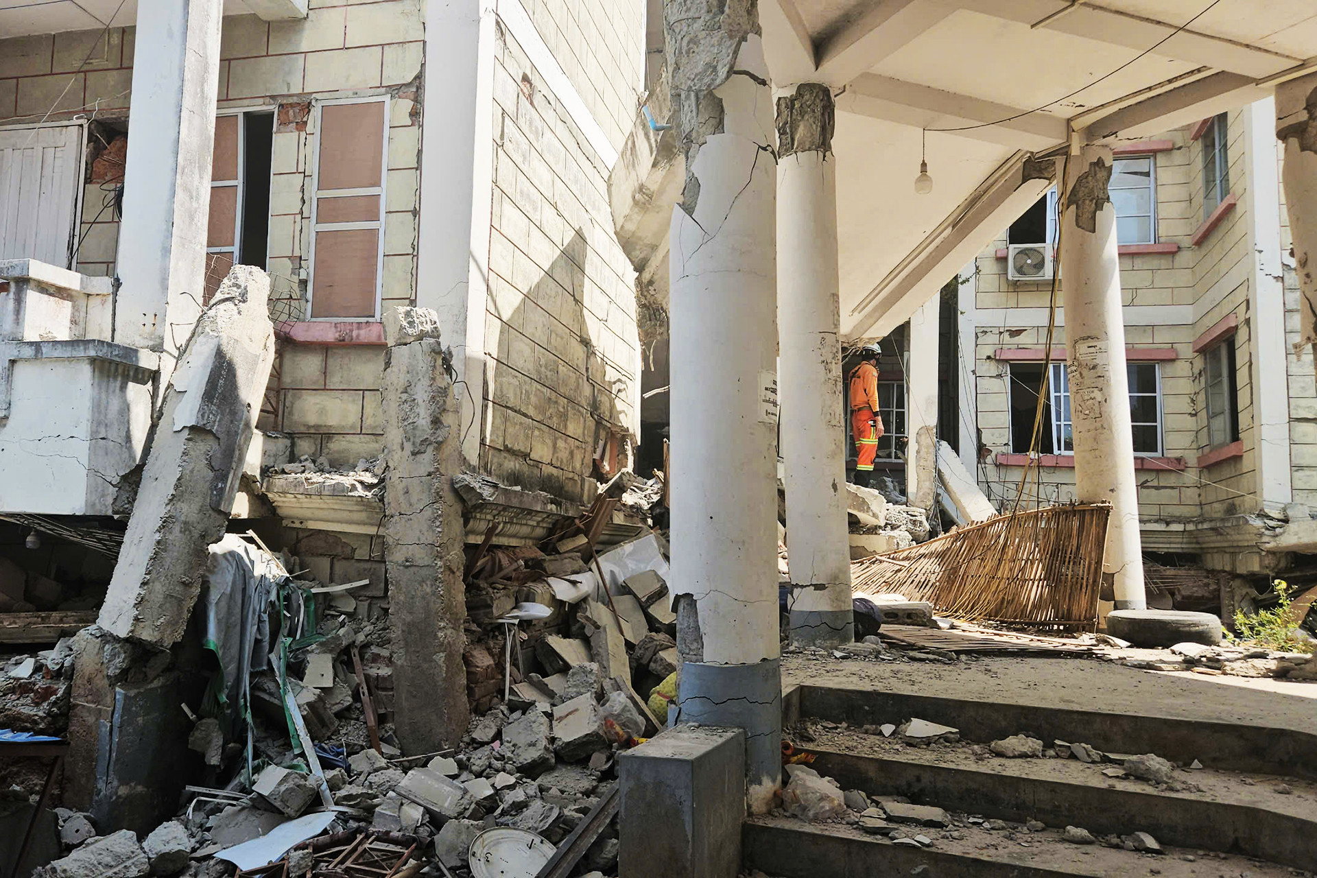 z6458878918285_ddbfca904a3639dff35143946e8a14b3 copy.jpg