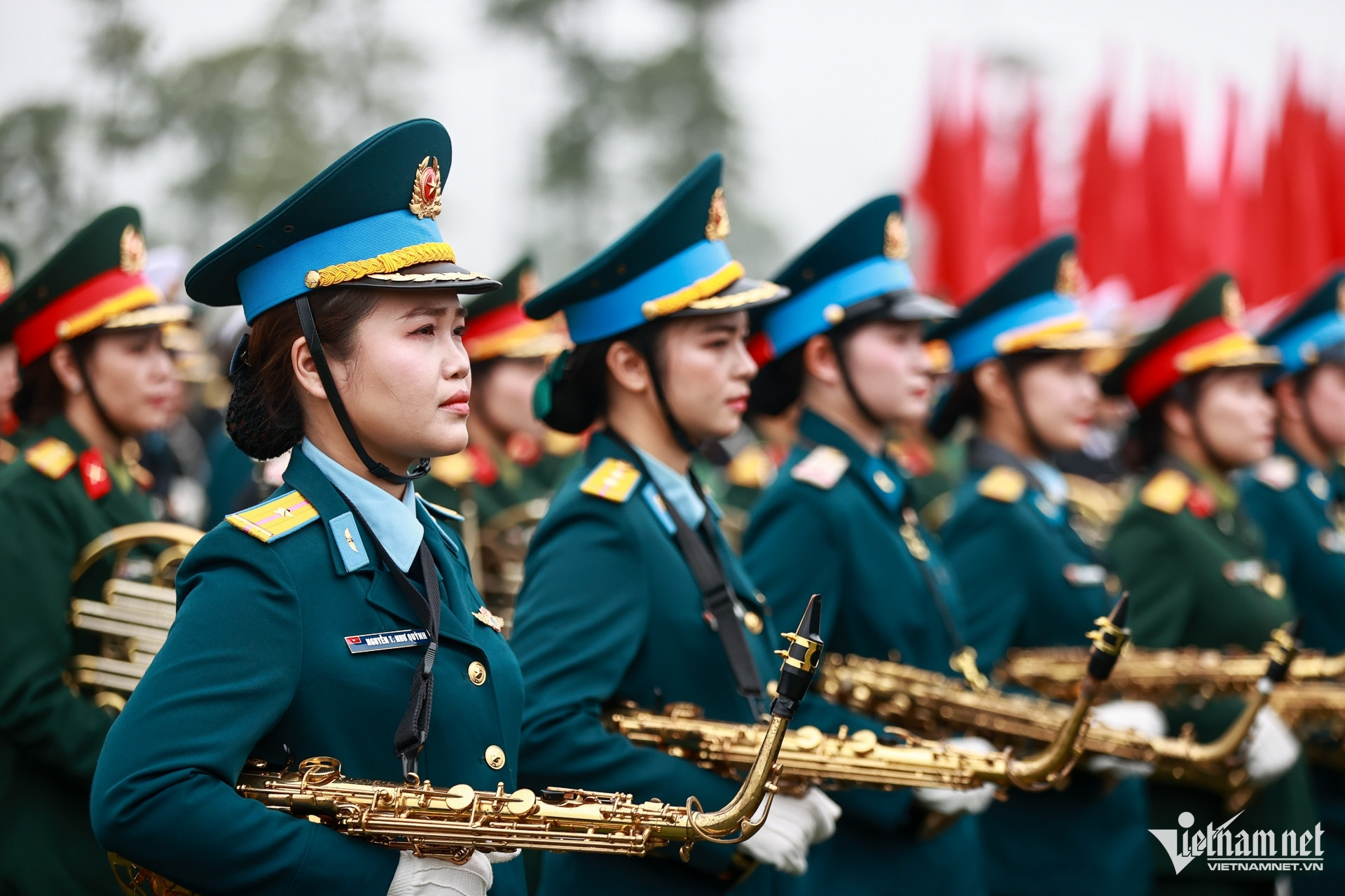 vietnam parade.jpg11.jpg