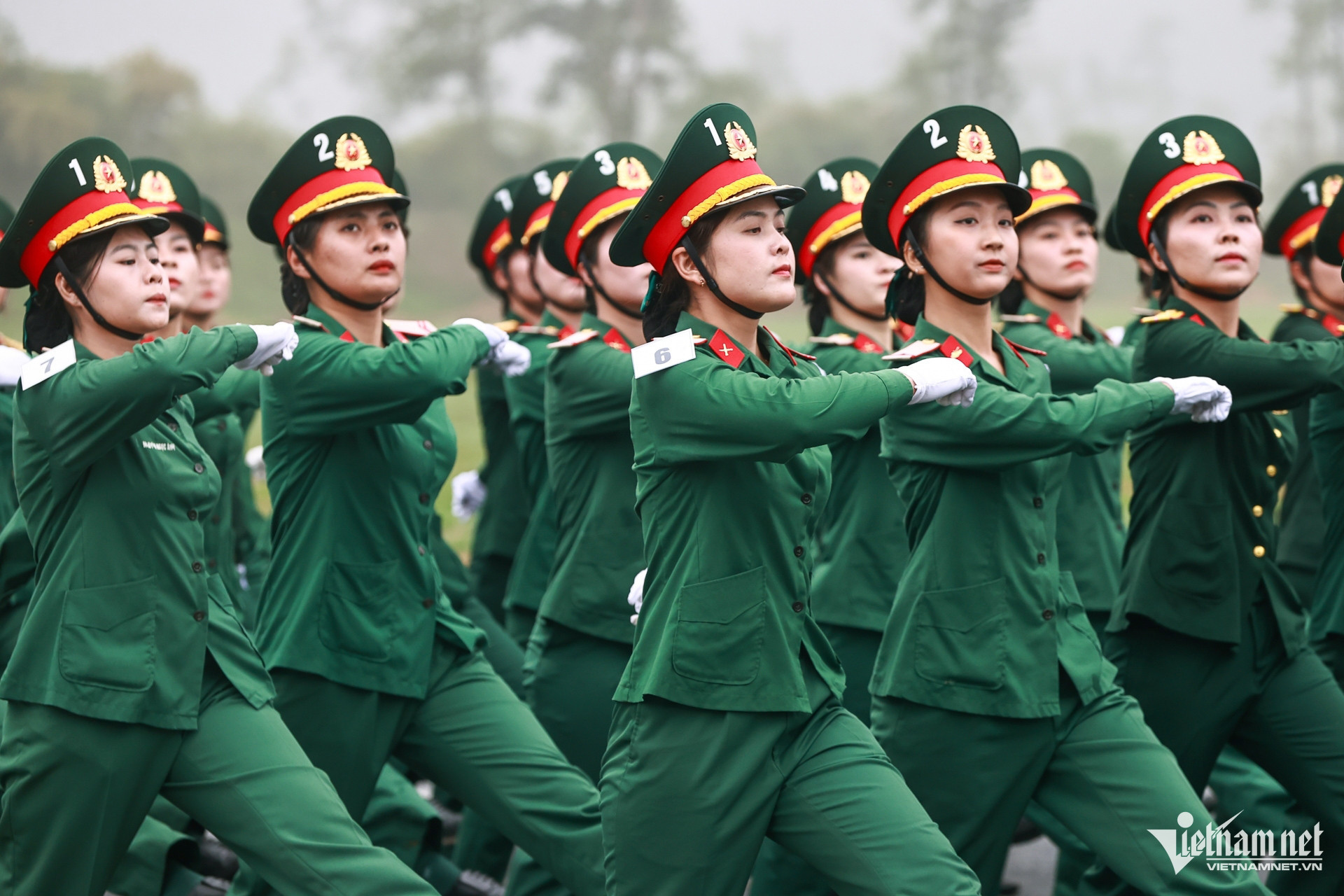 vietnam parade.jpg8.jpg