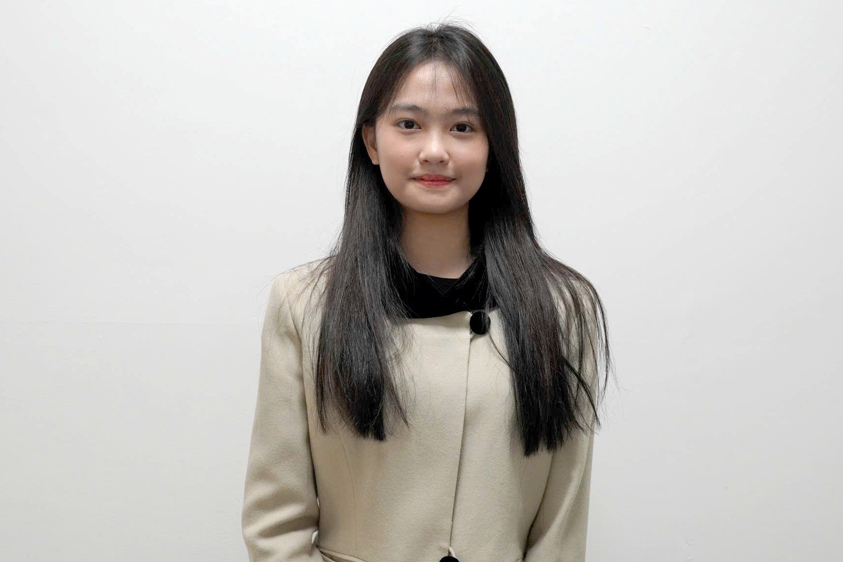 Hanoi student fluent in 3 languages to attend prestigious US university