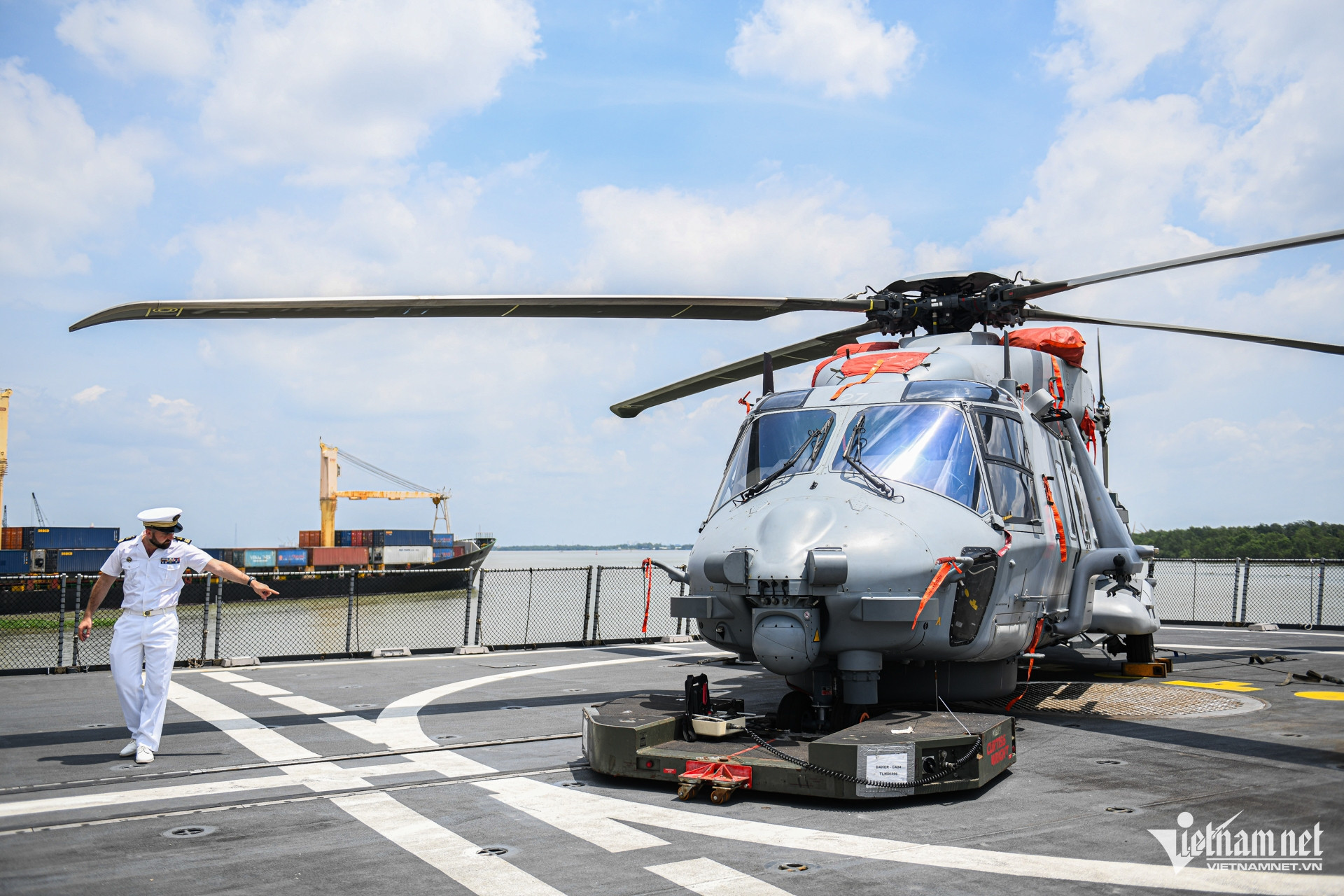 french naval ship5.jpg