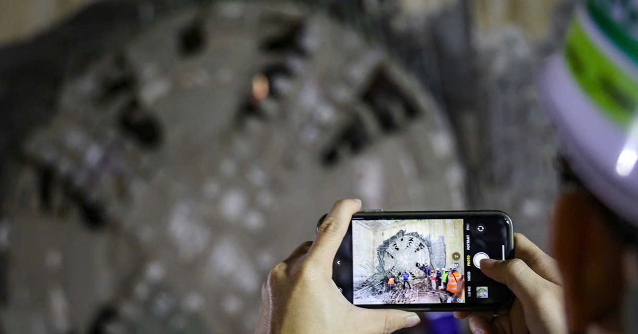 Hanoi metro’s tunnel boring machine reaches Cat Linh Station