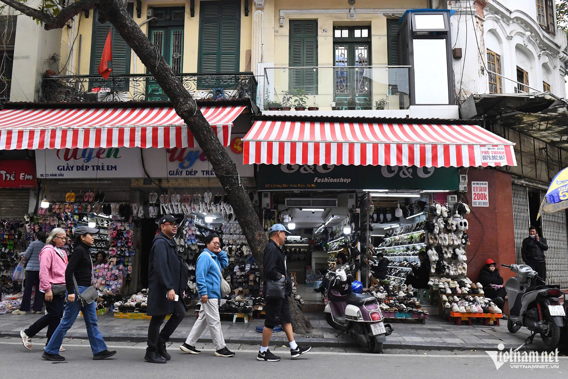 hoan kiem lake11.jpg